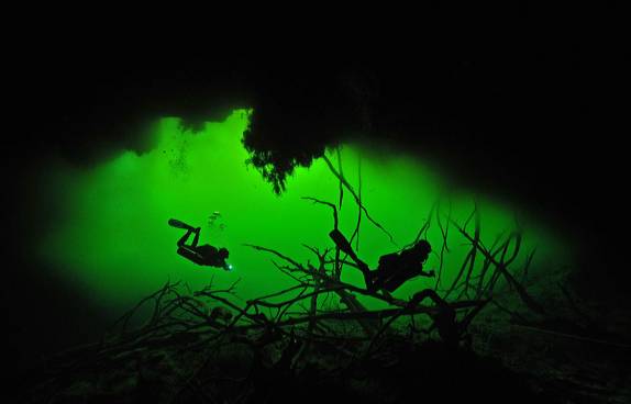 Mergulhando em cenotes na região de Tulum, no Yucatán, sul do México (foto divulgação, de Luis Leal)